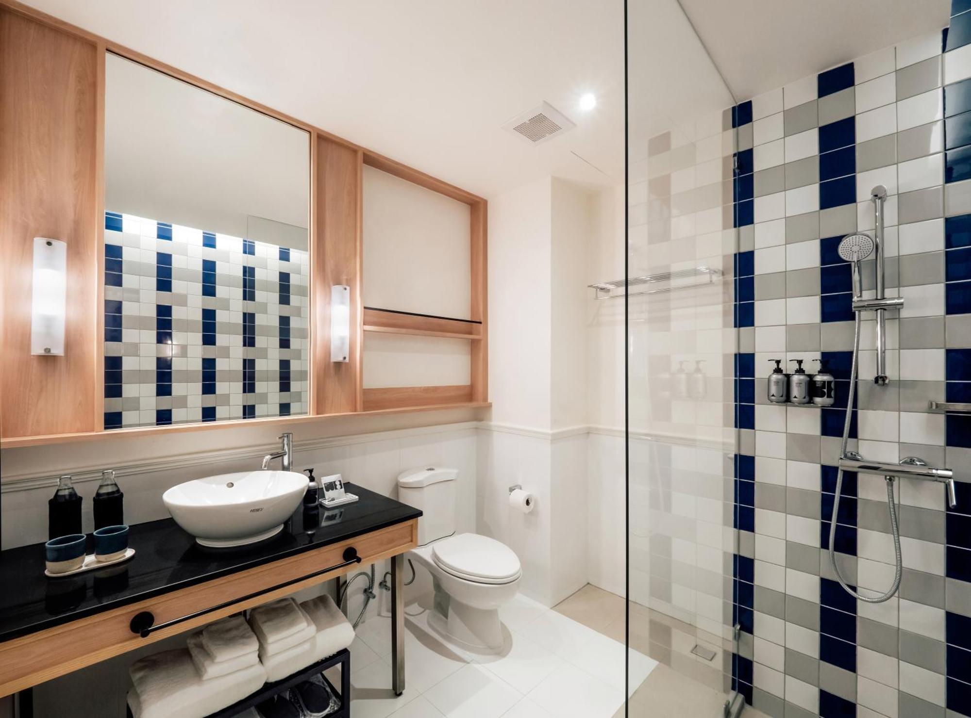 Hotel The Standardx, Bangkok Phra Arthit Exterior foto