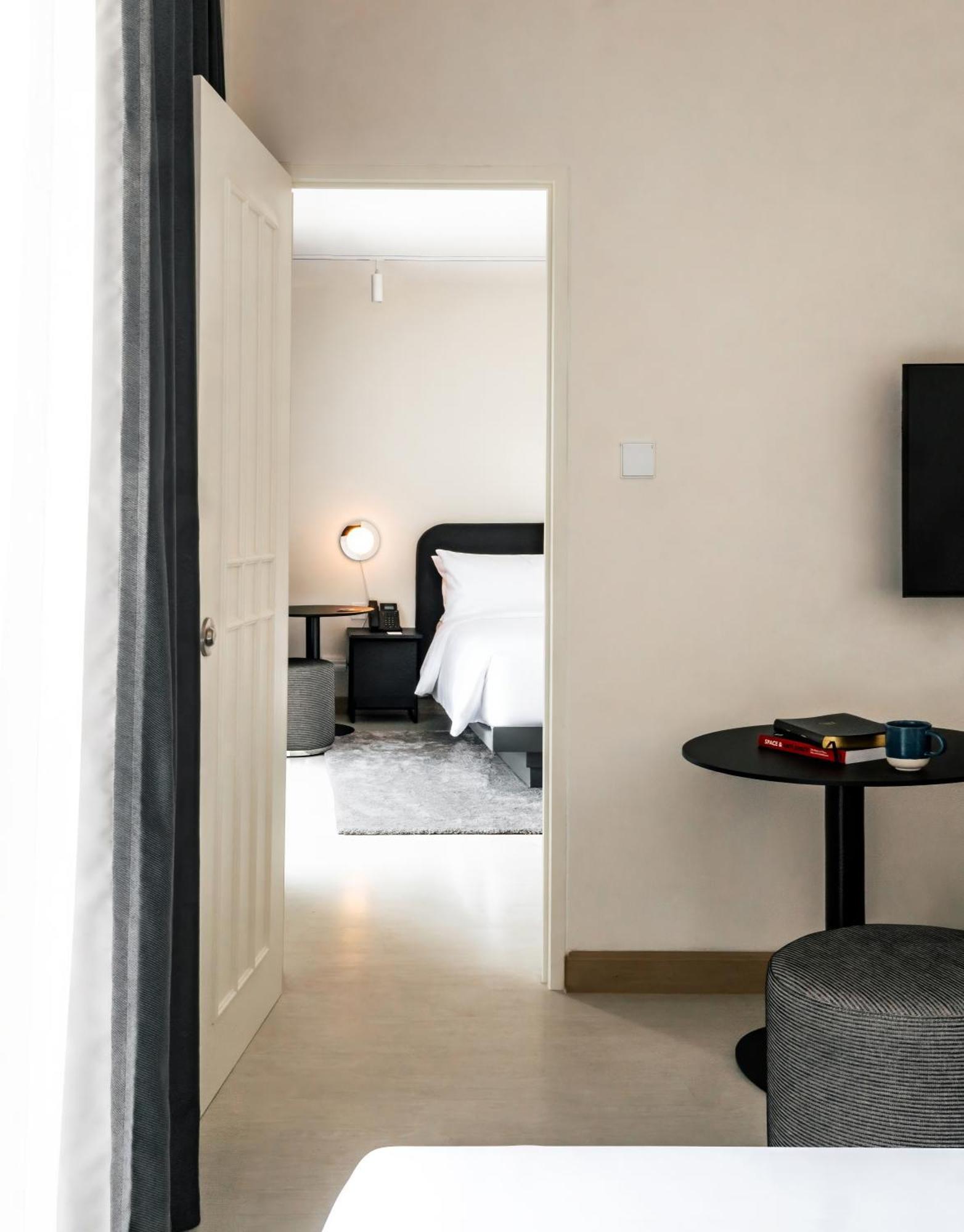 Hotel The Standardx, Bangkok Phra Arthit Exterior foto