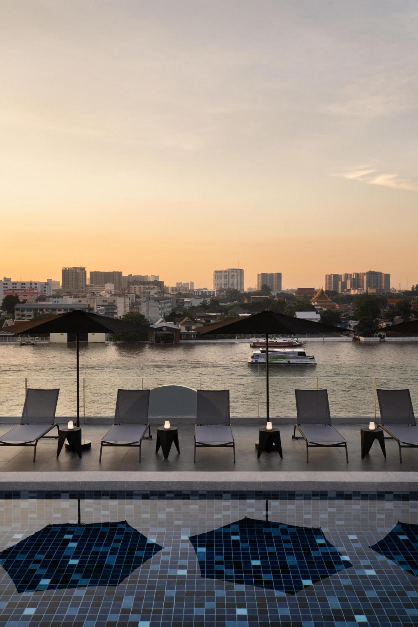 Hotel The Standardx, Bangkok Phra Arthit Exterior foto